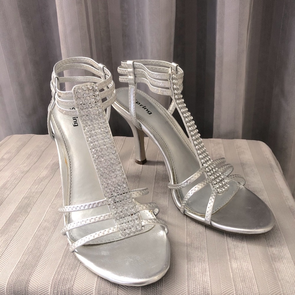 ✨Silver heels✨